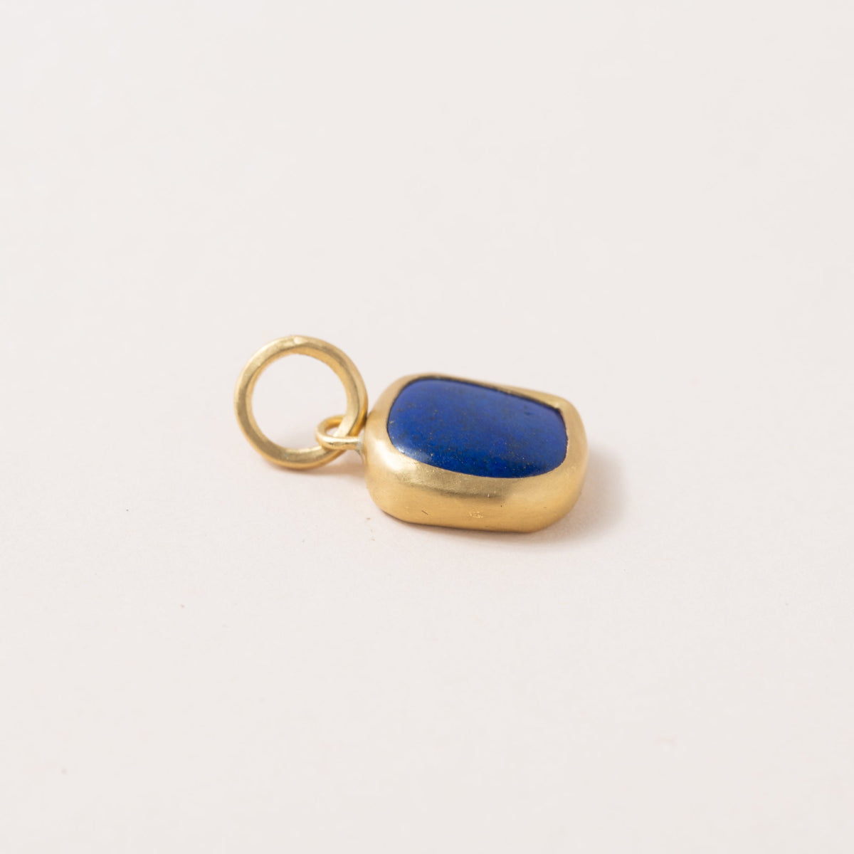 Small Lapis lazuli Pendant set in 22K gold