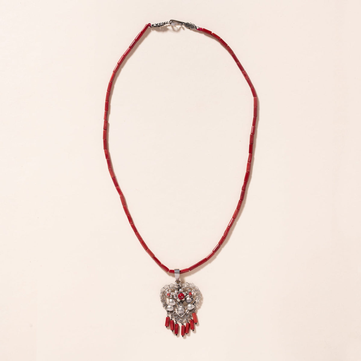 Corazon Coral Con Palitos Necklace